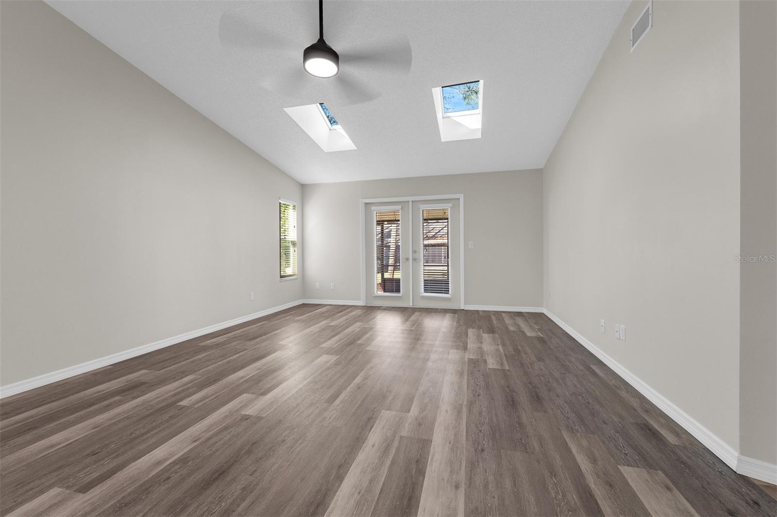 Image 9 of 43 For 233 Bob White Court 2330