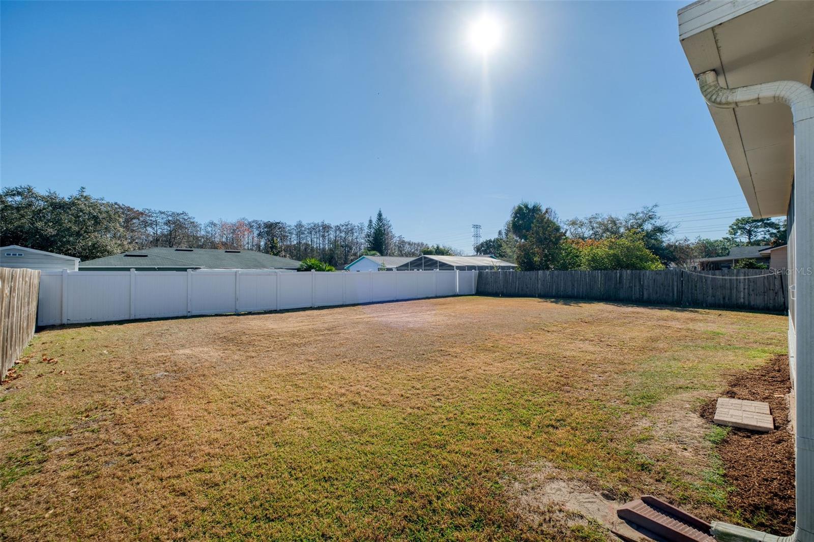 Image 18 of 26 For 3247 Kayenta Court