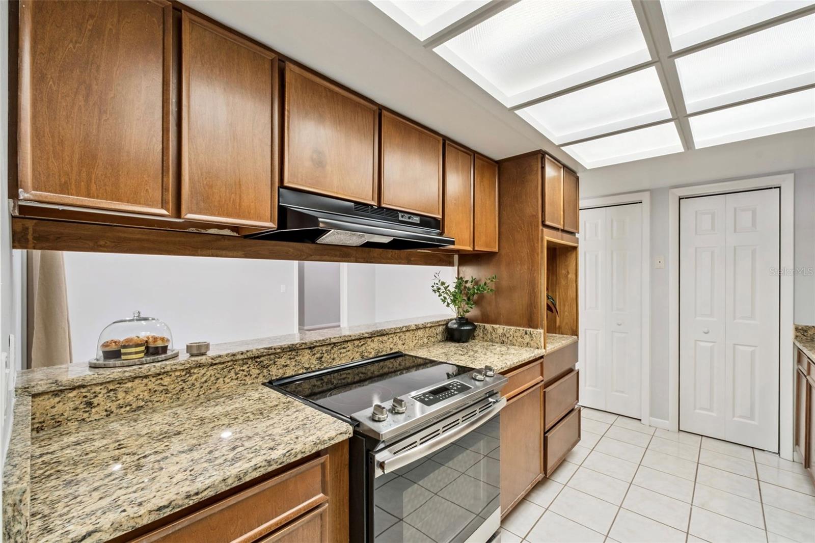 Image 6 of 59 For 200 Weeping Elm Lane