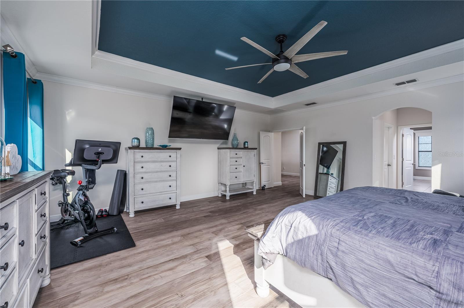 Image 36 of 56 For 23986 Terracina Court