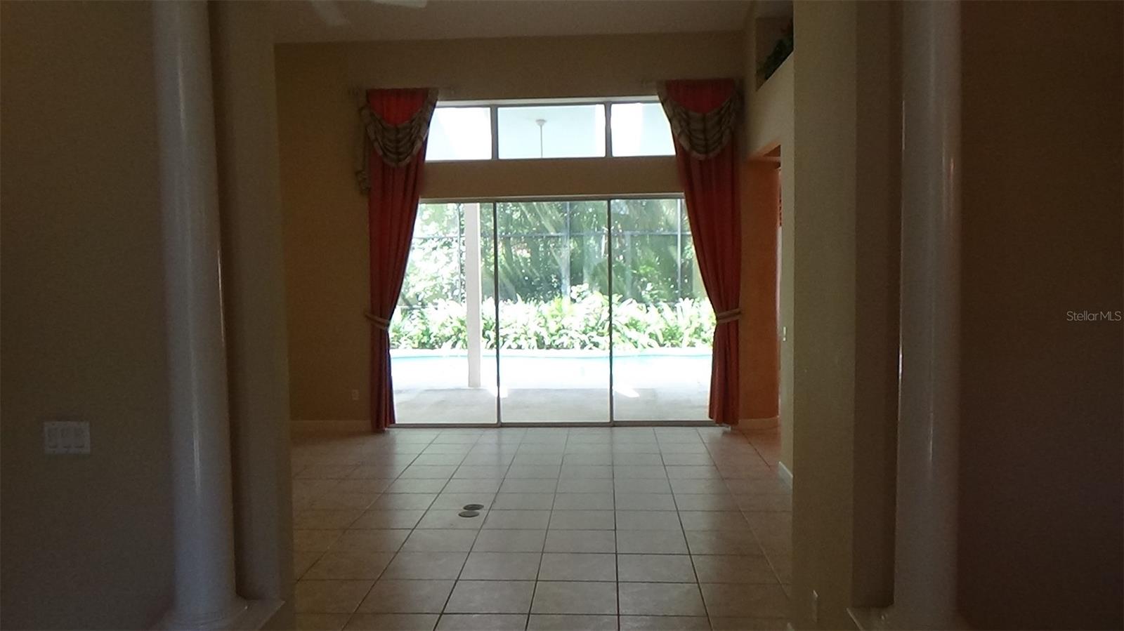 Image 18 of 27 For 208 Heatherwood Court