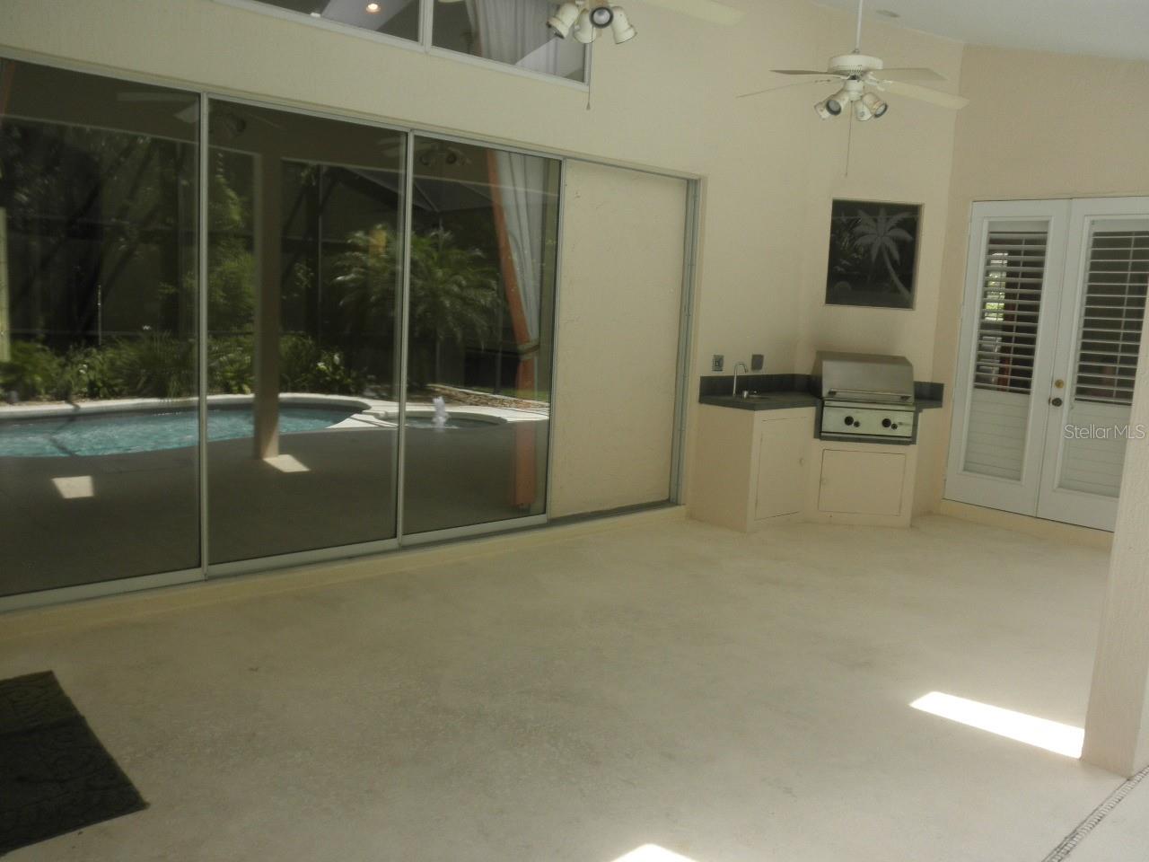 Image 23 of 27 For 208 Heatherwood Court