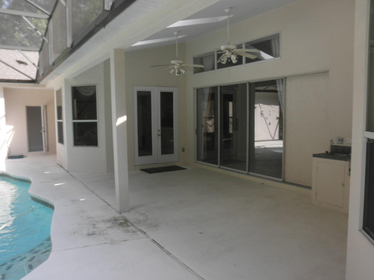 Image 24 of 27 For 208 Heatherwood Court