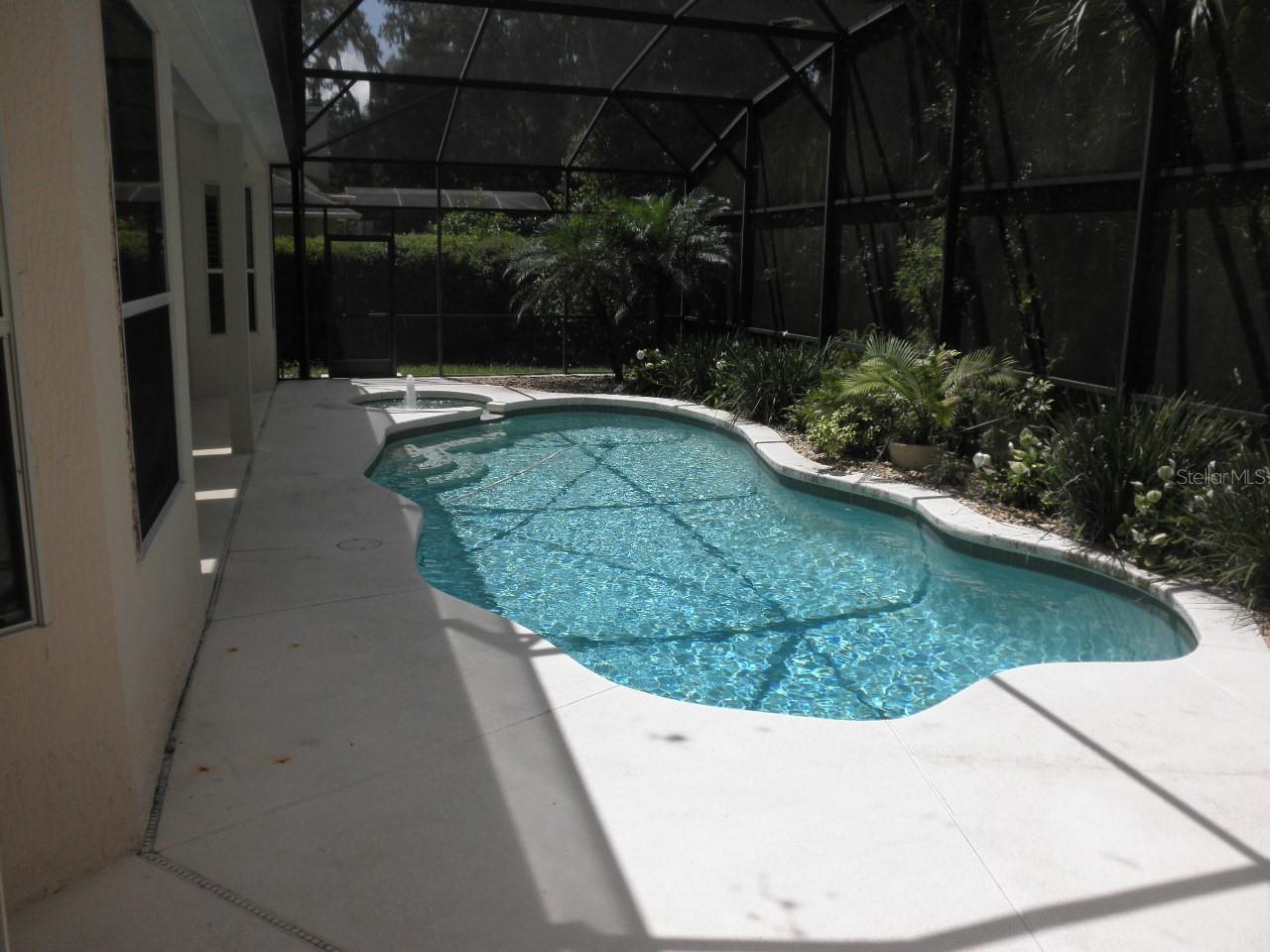 Image 26 of 27 For 208 Heatherwood Court