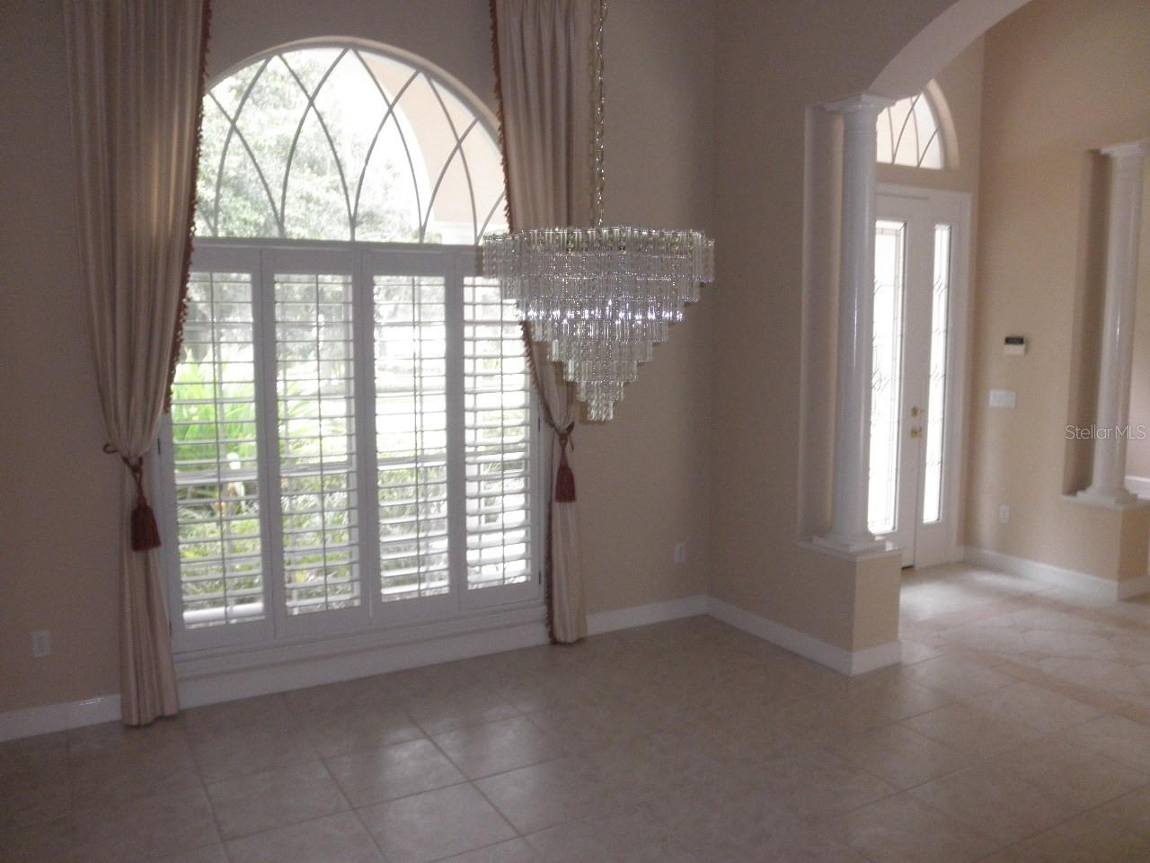 Image 7 of 27 For 208 Heatherwood Court