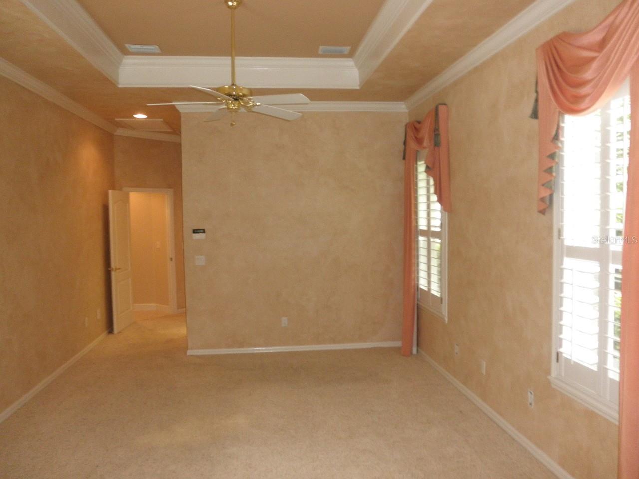 Image 8 of 27 For 208 Heatherwood Court