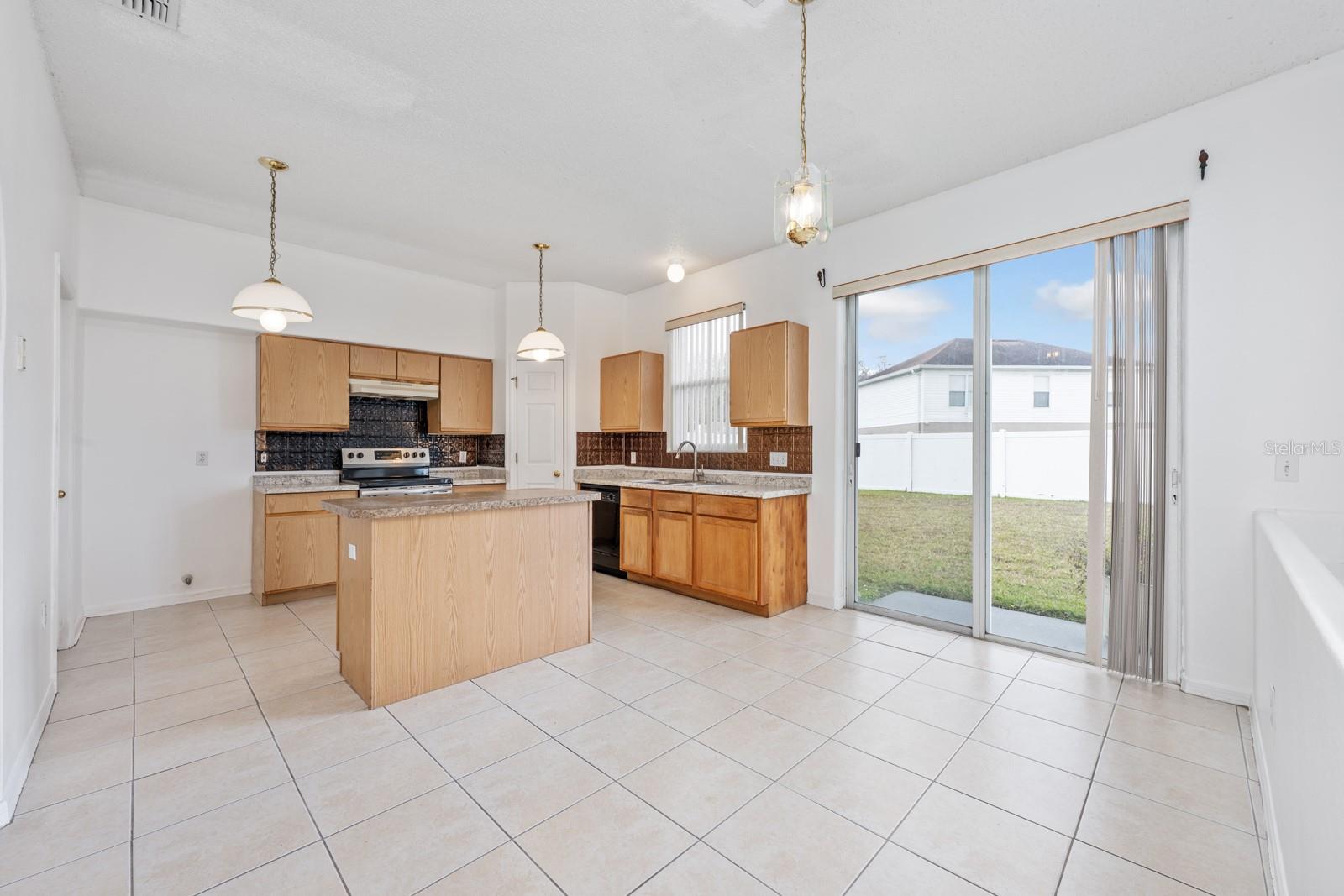 Image 4 of 28 For 3222 Reserve Court