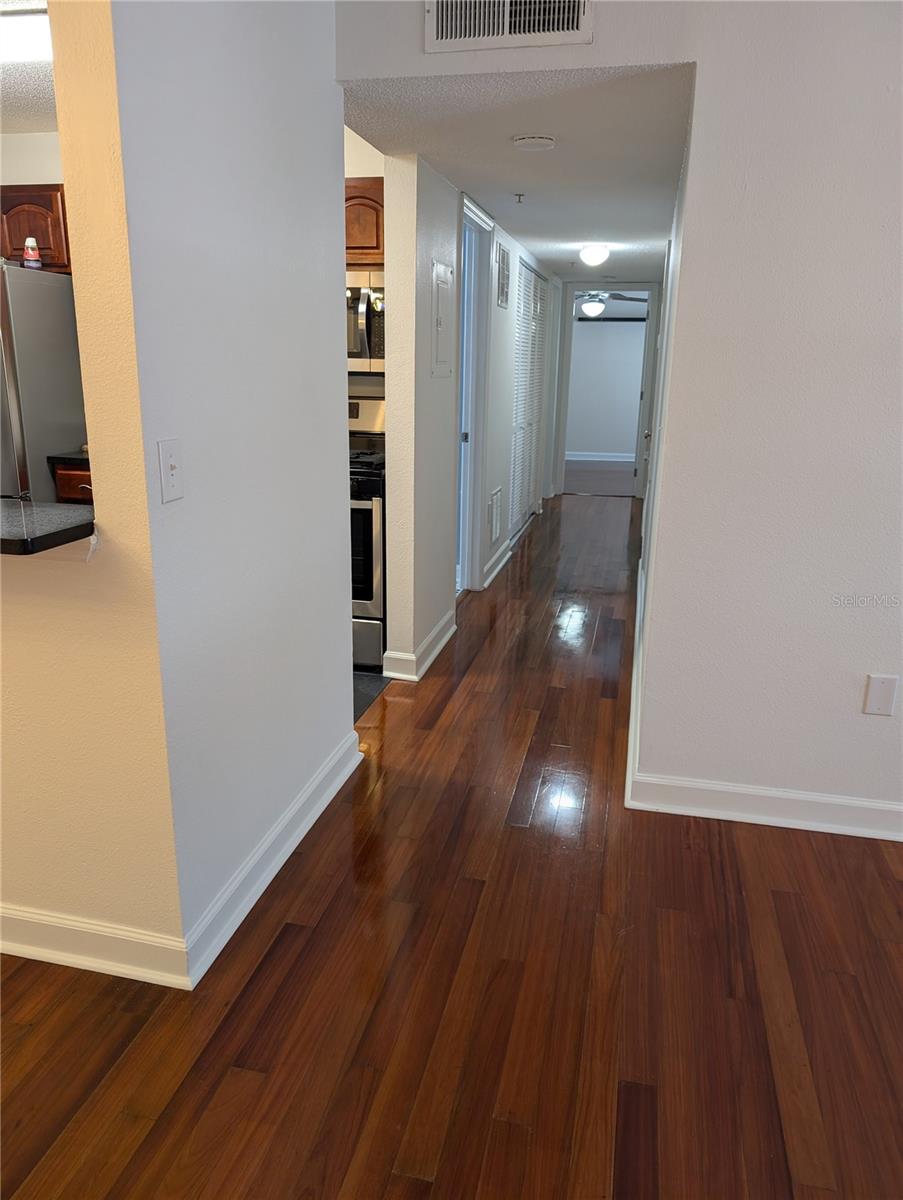 Image 13 of 31 For 2077 Dixie Belle Drive 2077g