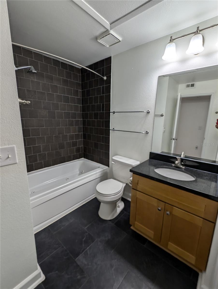 Image 20 of 31 For 2077 Dixie Belle Drive 2077g