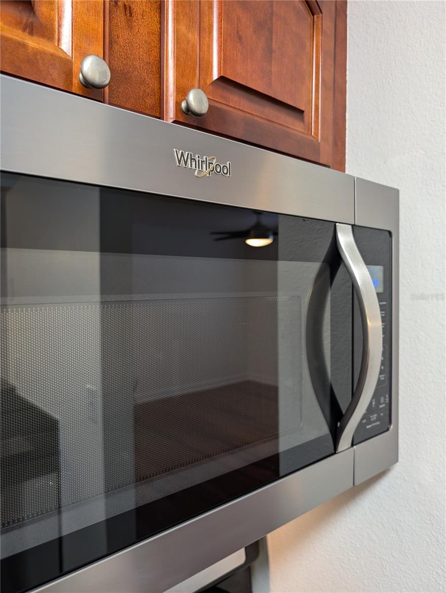 Image 23 of 31 For 2077 Dixie Belle Drive 2077g