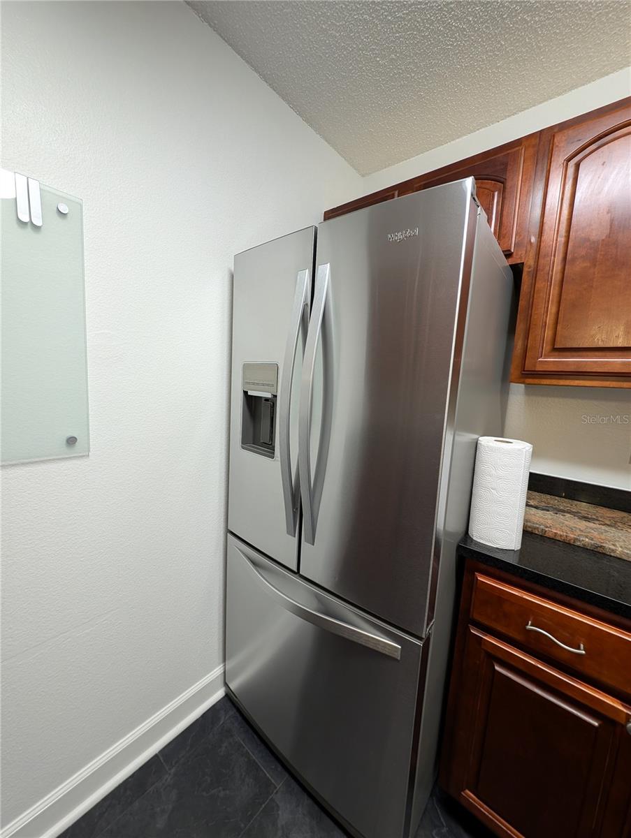 Image 24 of 31 For 2077 Dixie Belle Drive 2077g