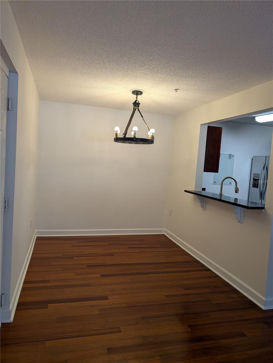 Image 5 of 31 For 2077 Dixie Belle Drive 2077g