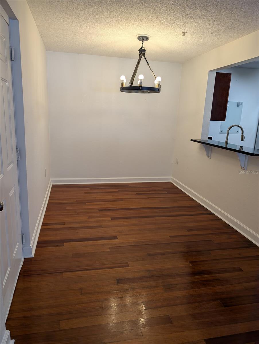 Image 6 of 31 For 2077 Dixie Belle Drive 2077g