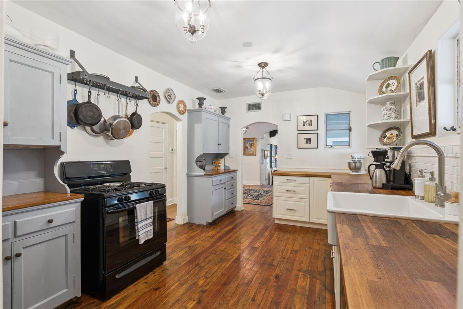 Image 12 of 47 For 1541 Westchester Avenue