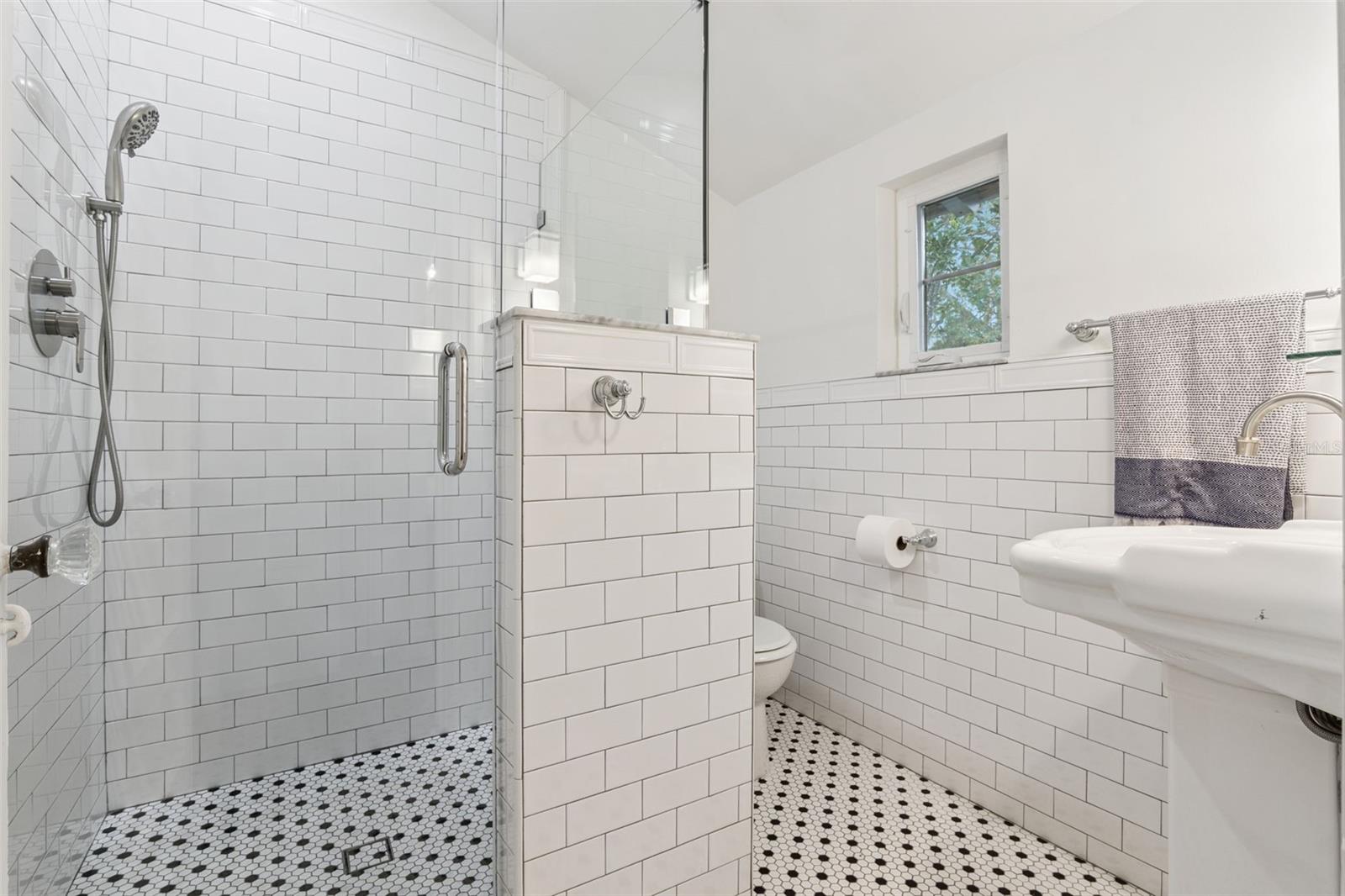 Image 24 of 47 For 1541 Westchester Avenue