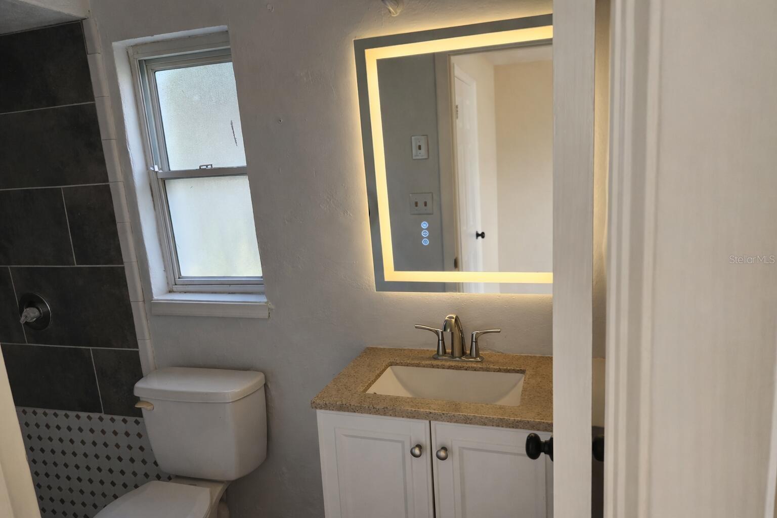 Image 9 of 12 For 2421 Archer Boulevard