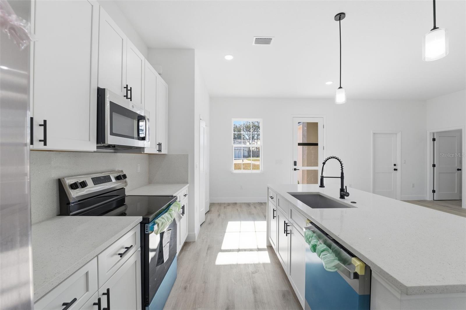 Image 13 of 34 For 6811 152nd Street