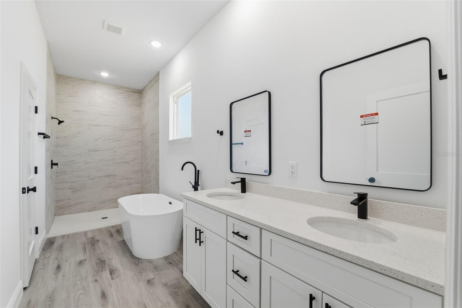 Image 20 of 34 For 6811 152nd Street