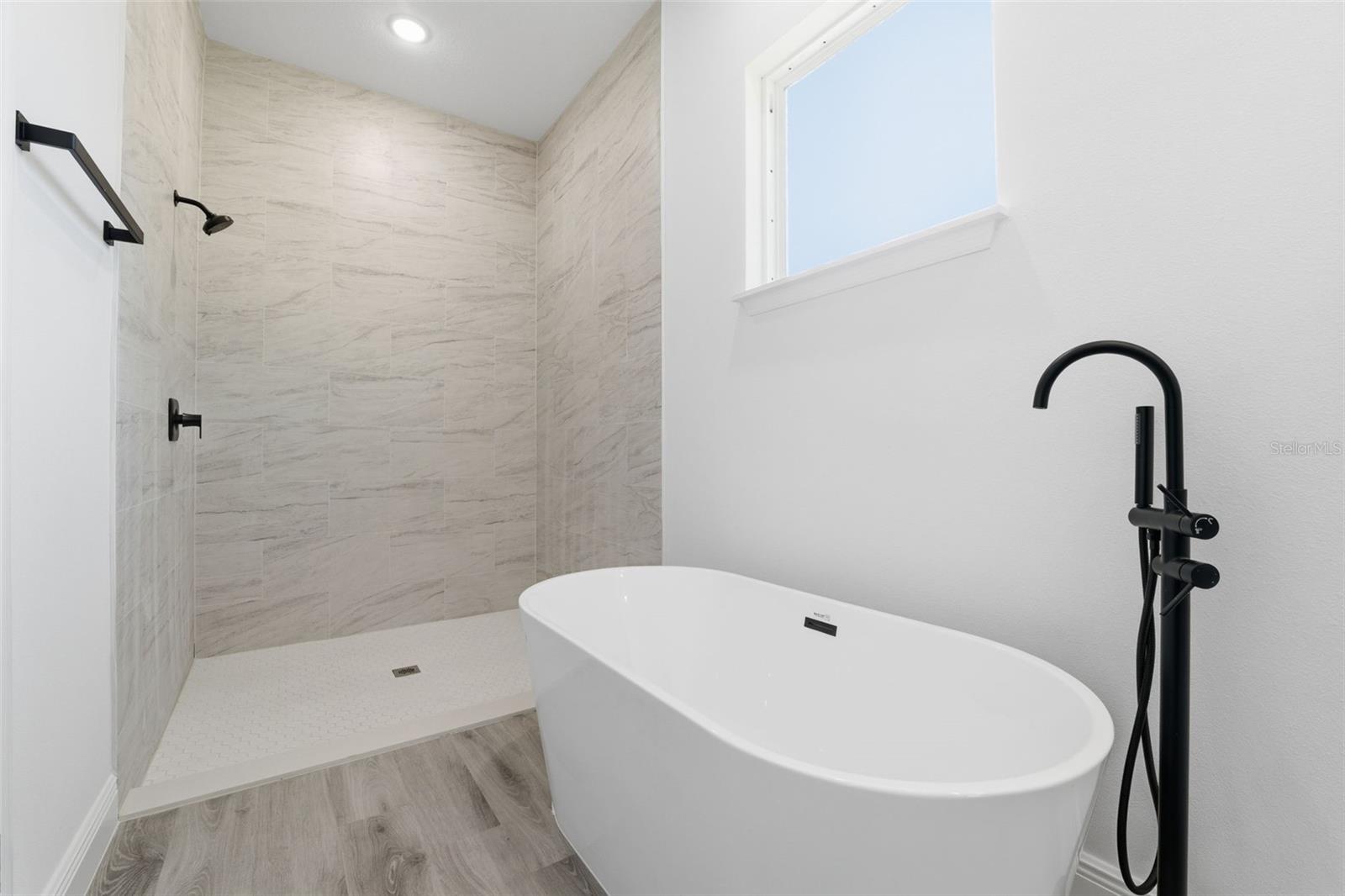 Image 21 of 34 For 6811 152nd Street