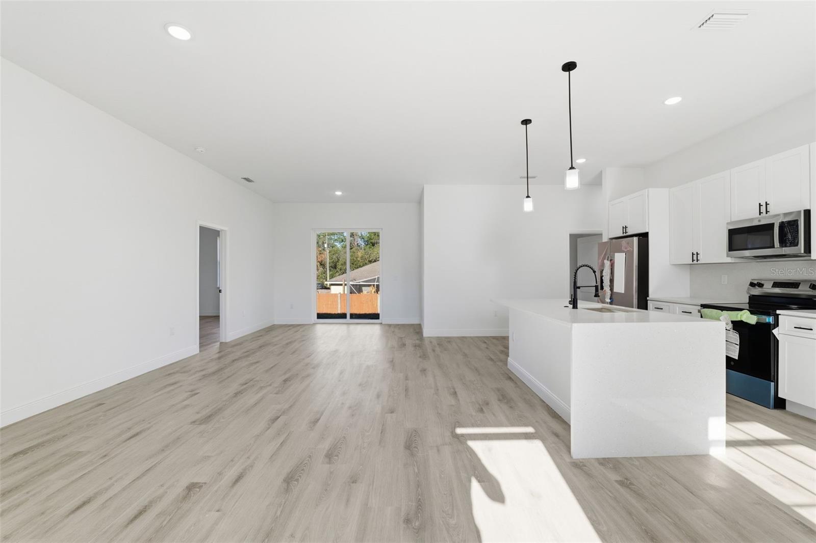 Image 7 of 34 For 6811 152nd Street