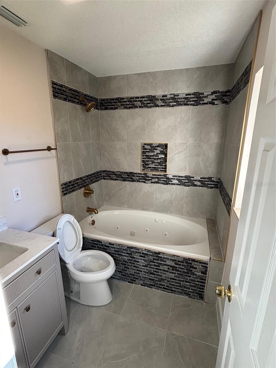 Image 10 of 13 For 170 7th Street