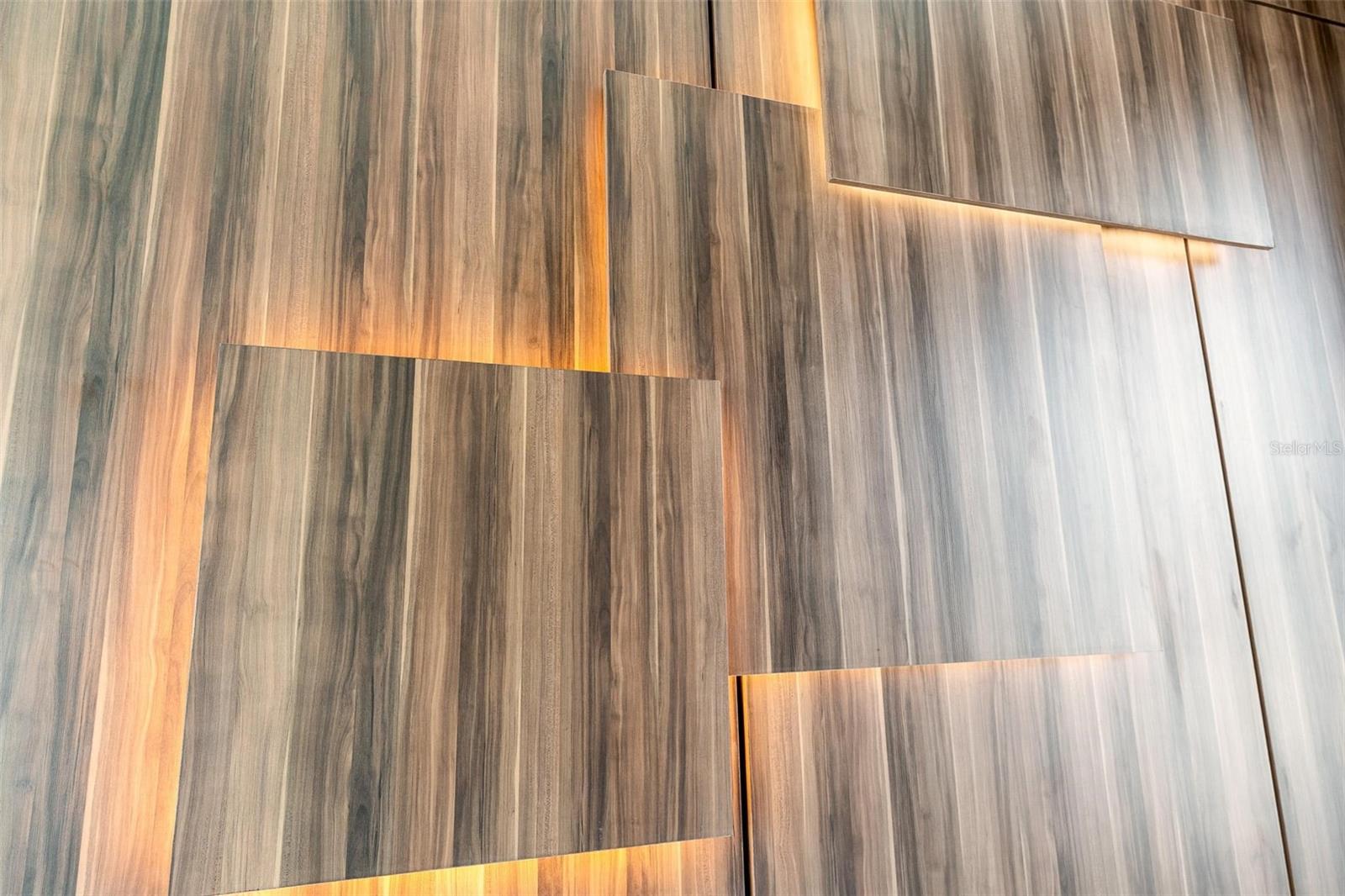 Image 21 of 75 For 10843 Lakeshore Drive