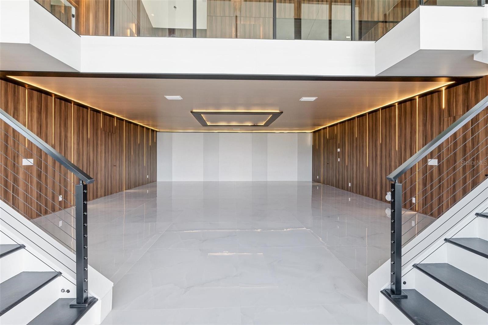 Image 34 of 75 For 10843 Lakeshore Drive