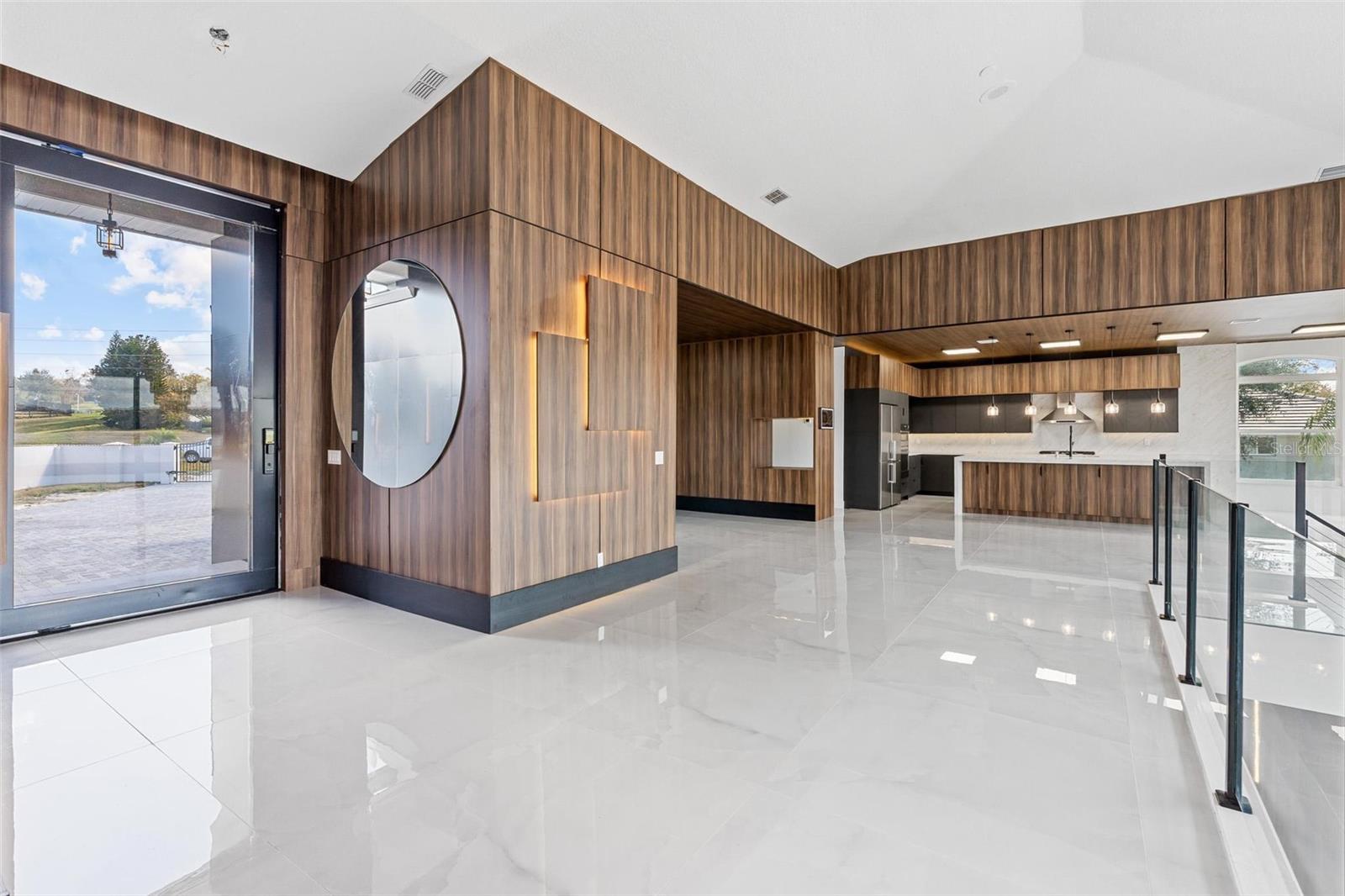 Image 4 of 75 For 10843 Lakeshore Drive