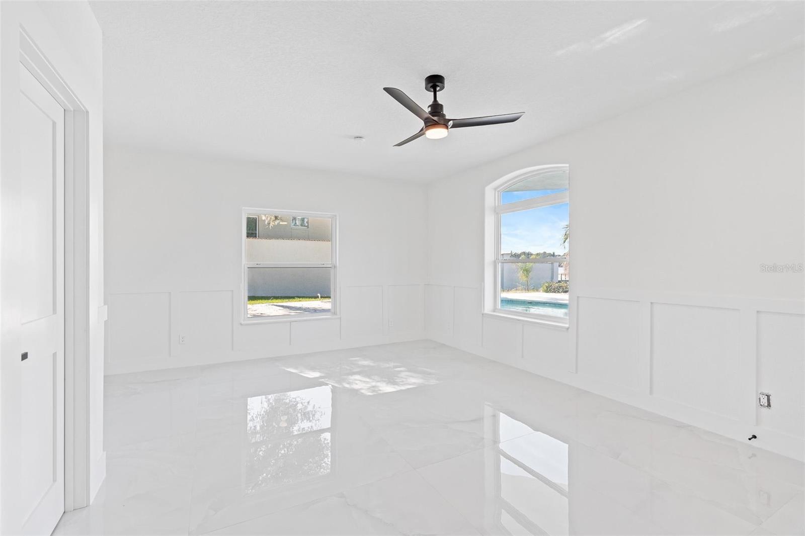 Image 44 of 75 For 10843 Lakeshore Drive