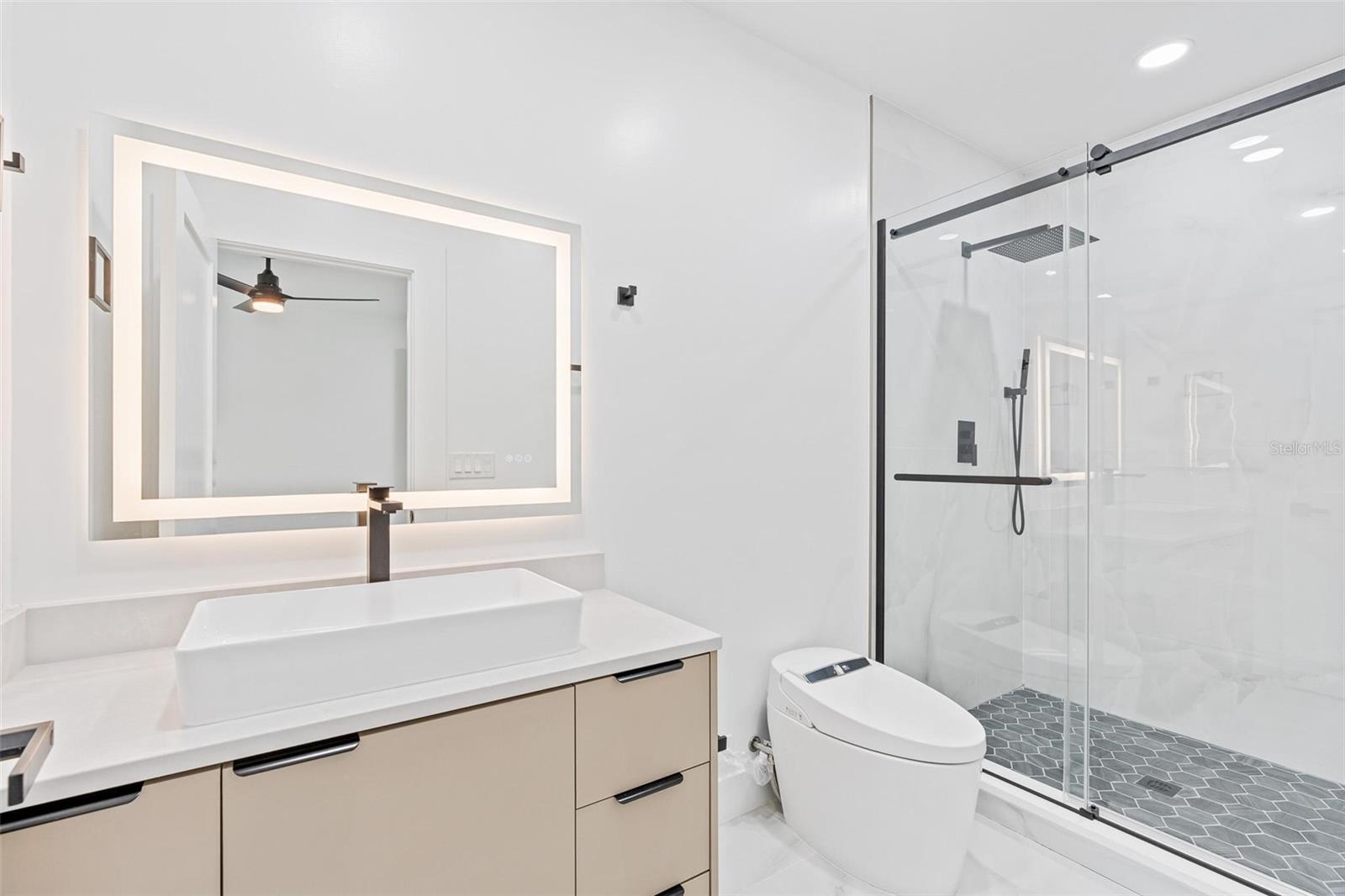 Image 45 of 75 For 10843 Lakeshore Drive