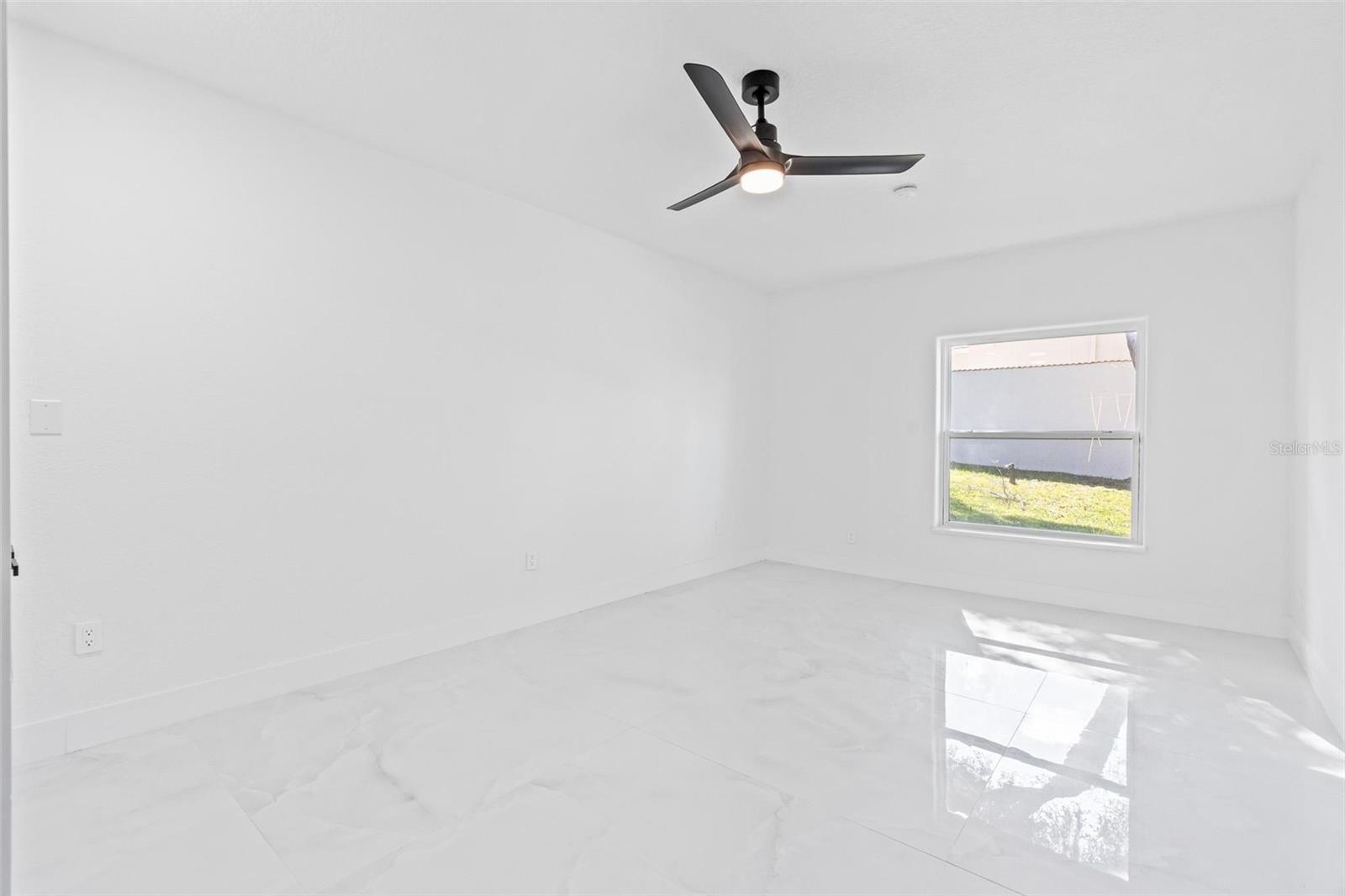 Image 47 of 75 For 10843 Lakeshore Drive