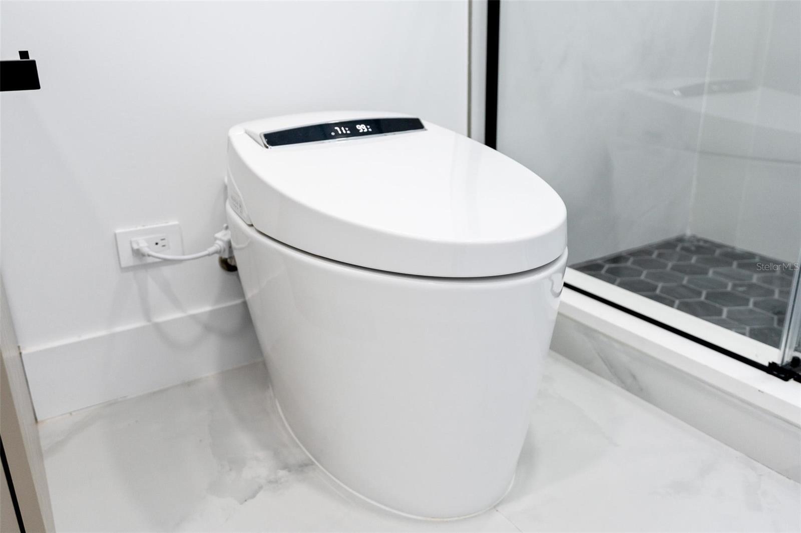 Image 51 of 75 For 10843 Lakeshore Drive