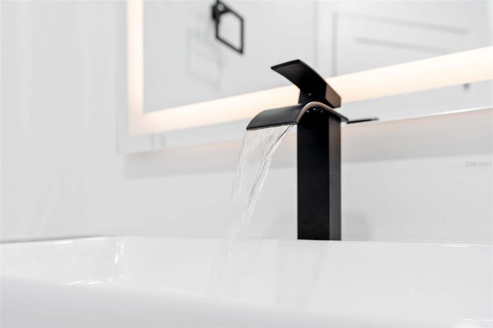 Image 52 of 75 For 10843 Lakeshore Drive