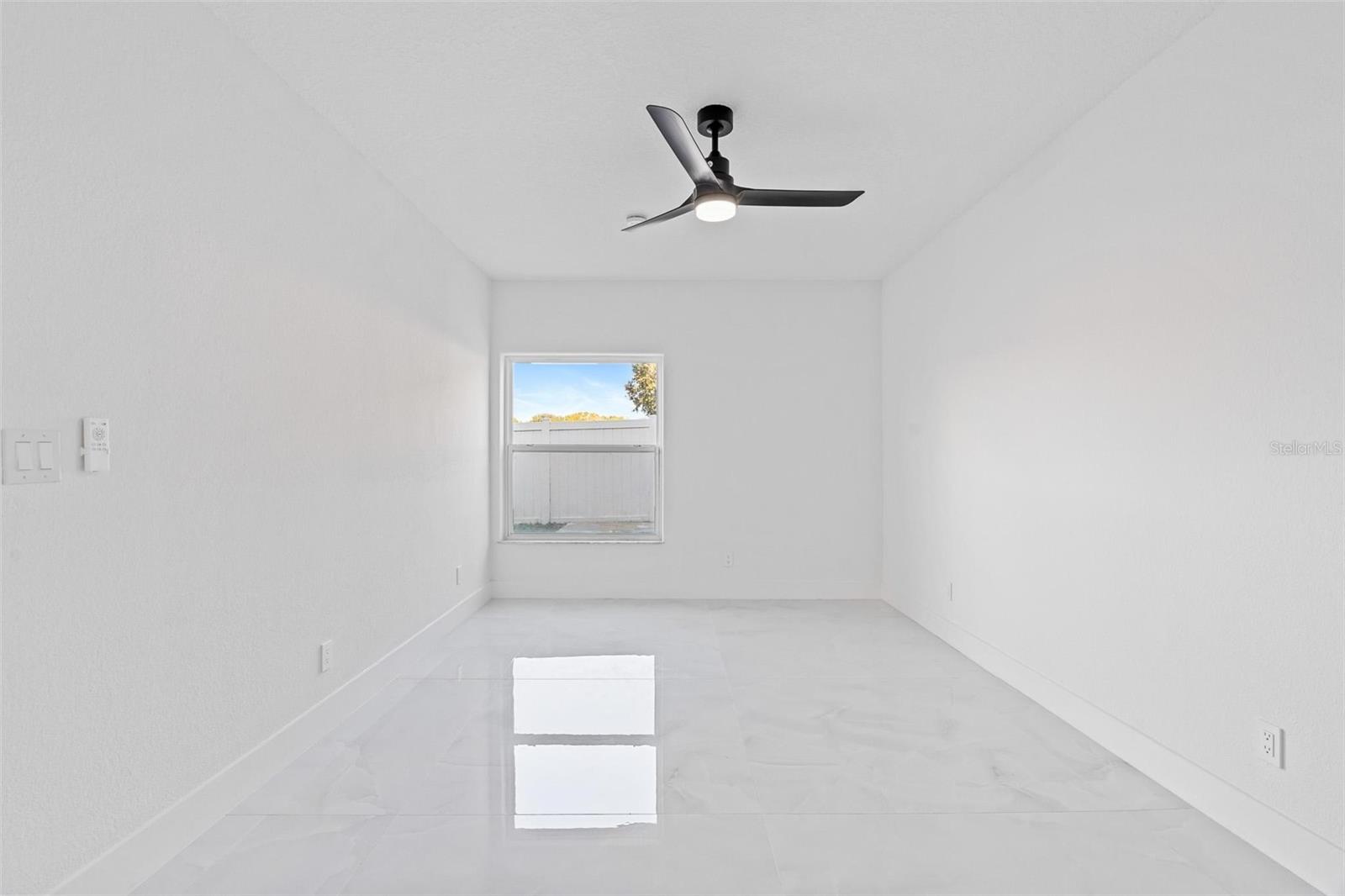 Image 55 of 75 For 10843 Lakeshore Drive