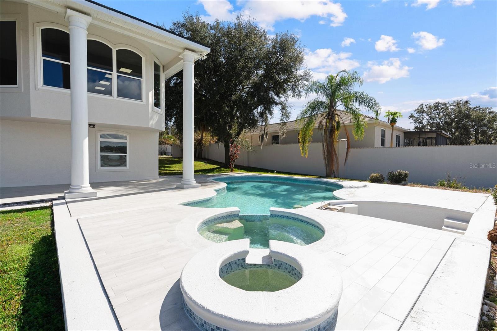 Image 71 of 75 For 10843 Lakeshore Drive