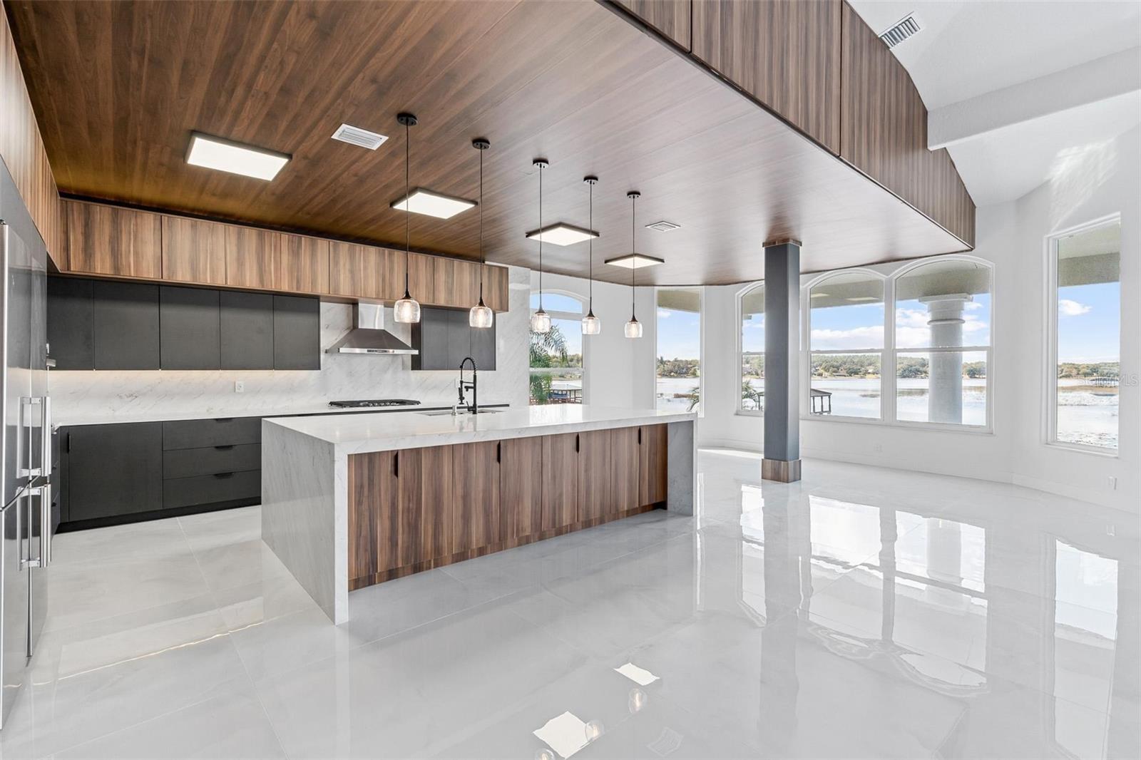 Image 9 of 75 For 10843 Lakeshore Drive