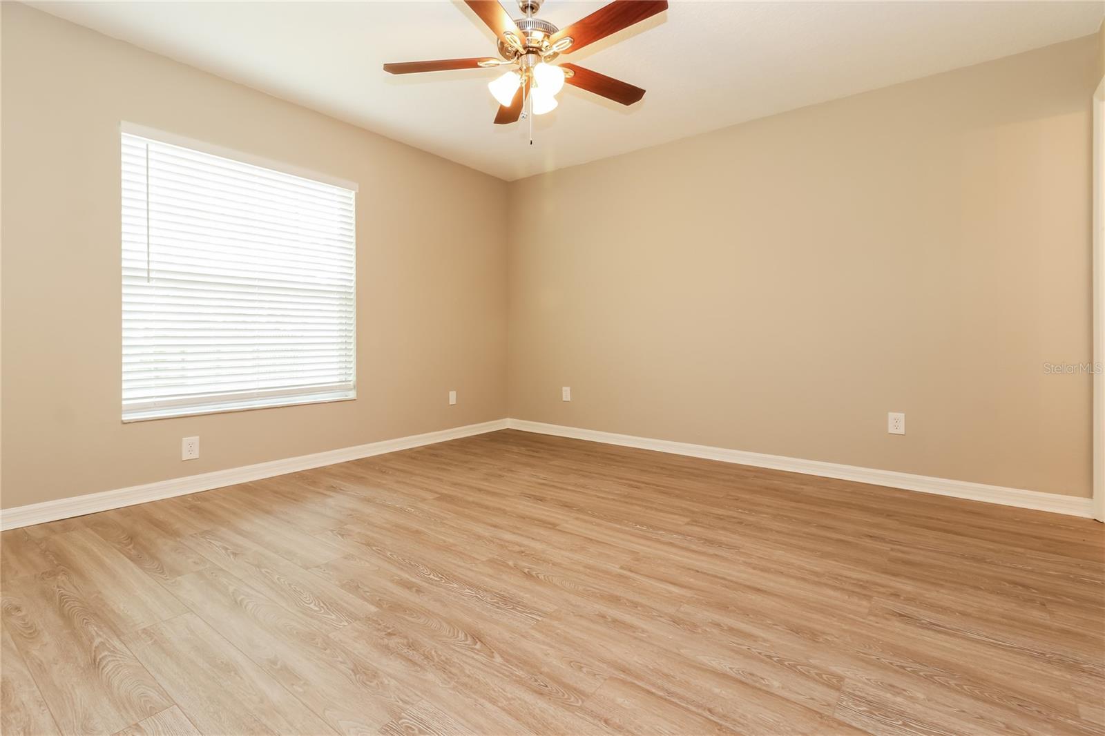 Image 8 of 15 For 2050 14th Street S