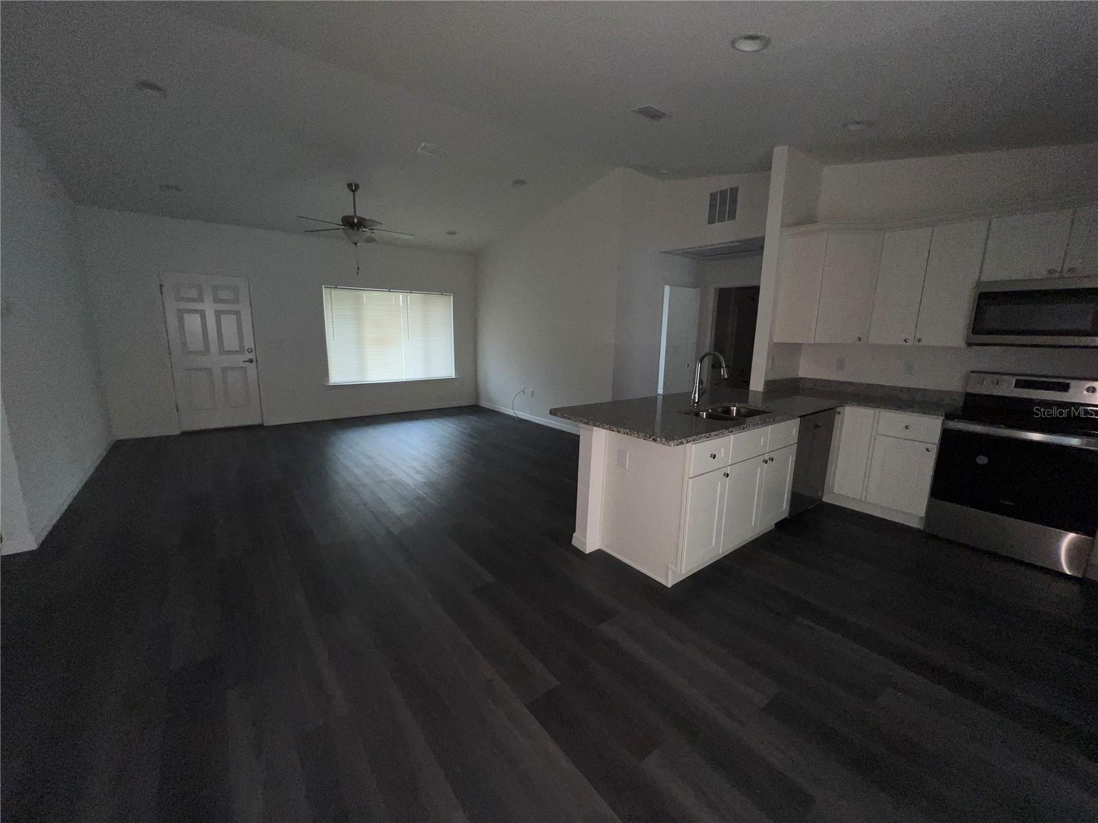 Image 5 of 23 For 9 Maple Drive Way