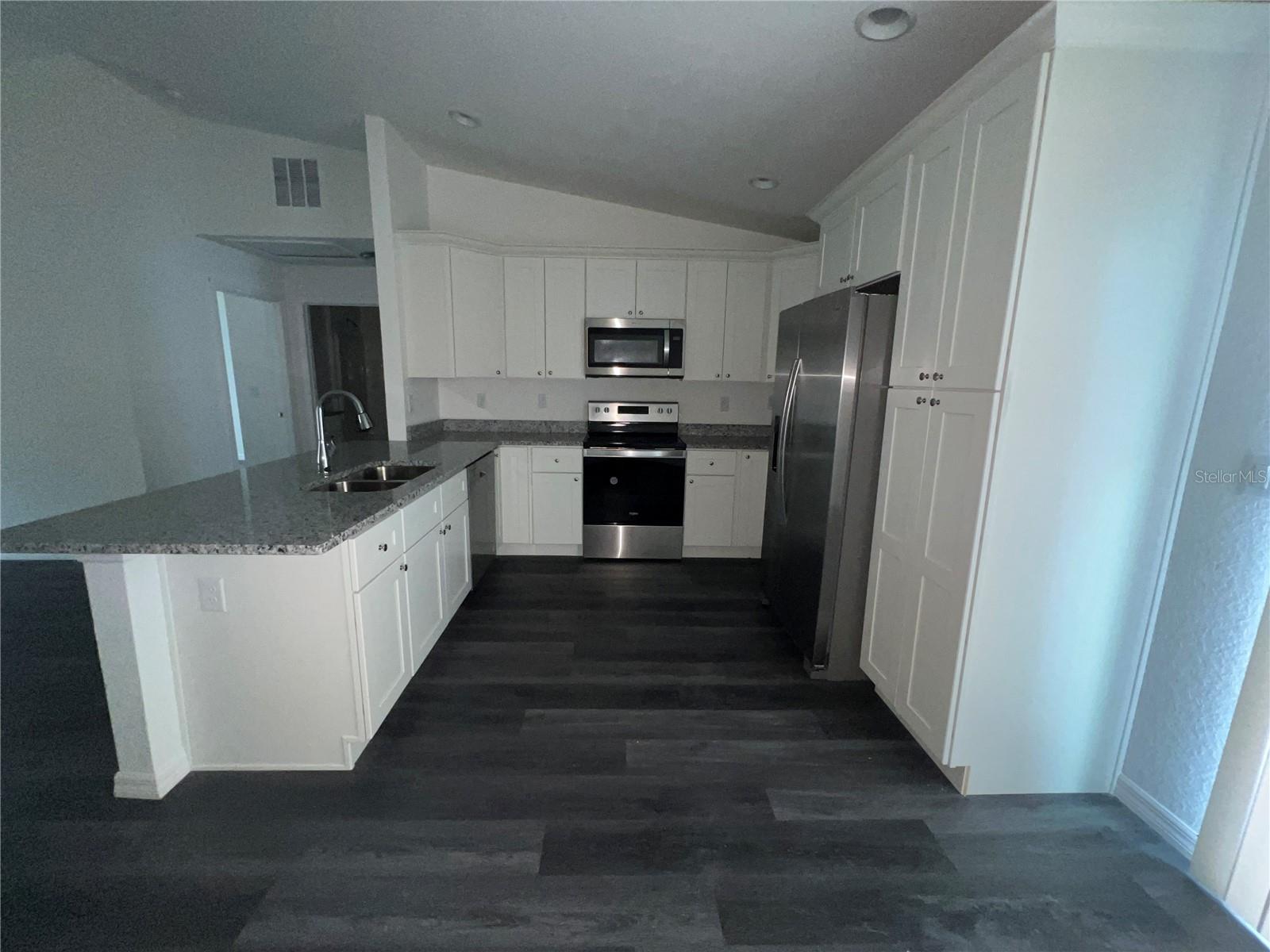 Image 6 of 23 For 9 Maple Drive Way