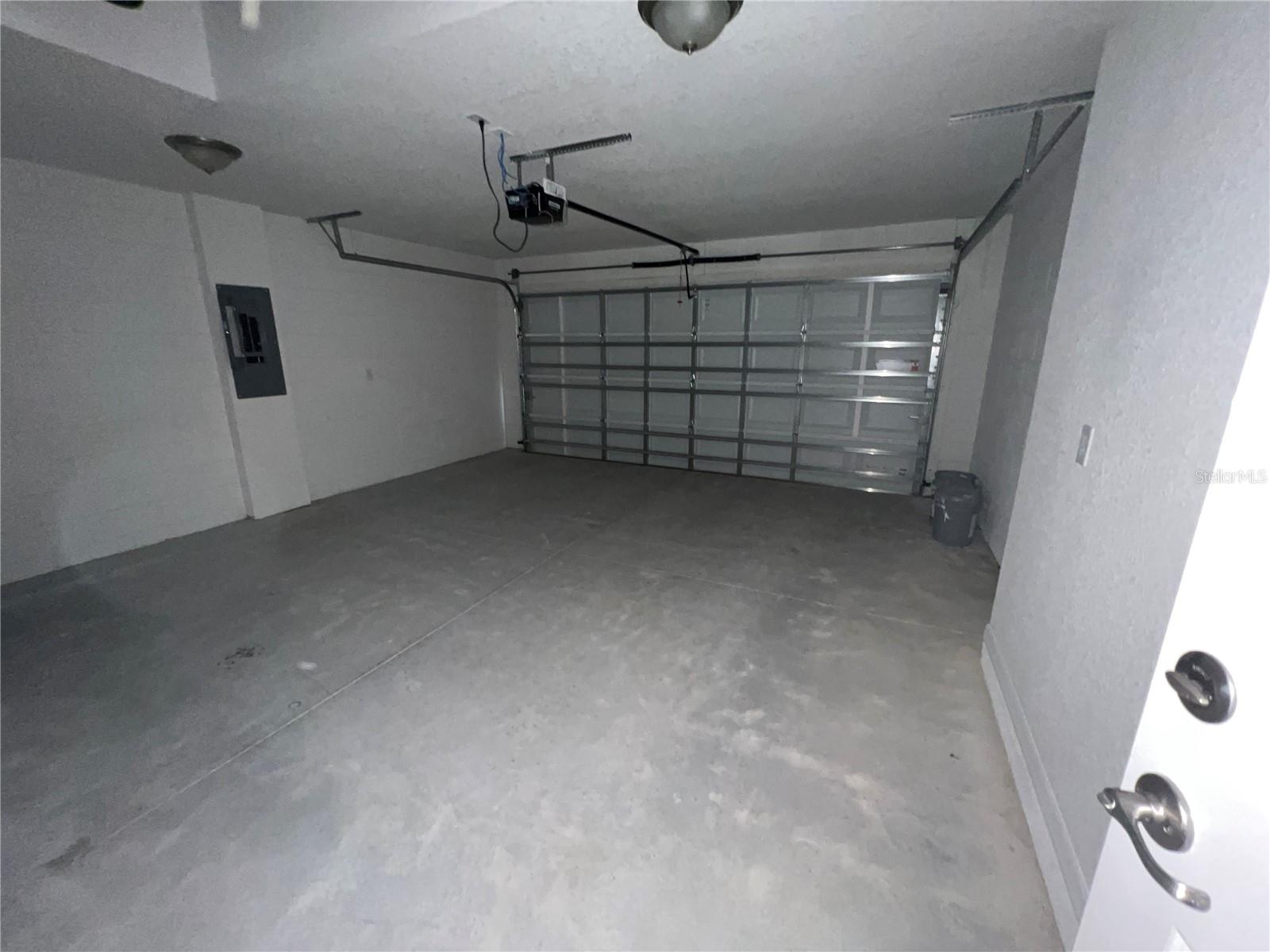 Image 9 of 23 For 9 Maple Drive Way