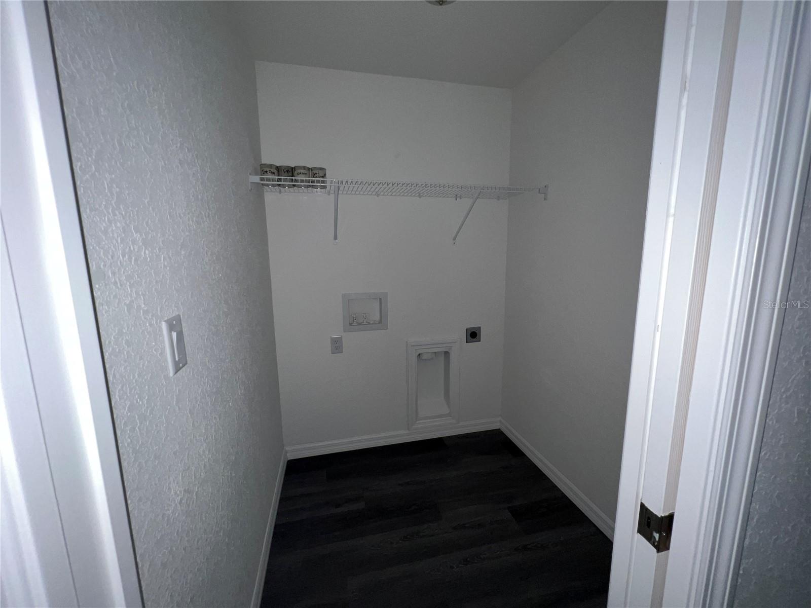 Image 19 of 26 For 9 Maple Lane