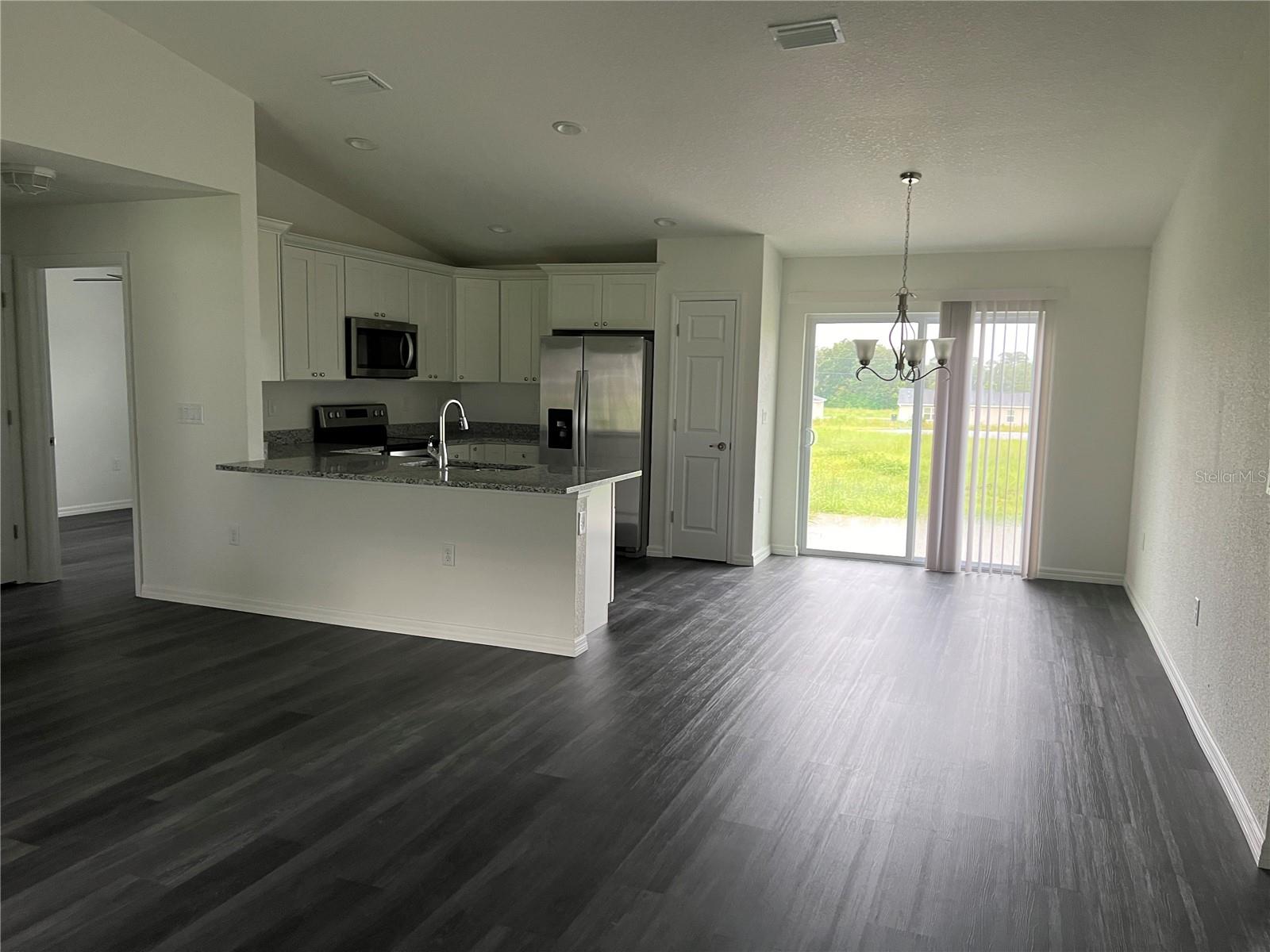 Image 4 of 26 For 9 Maple Lane