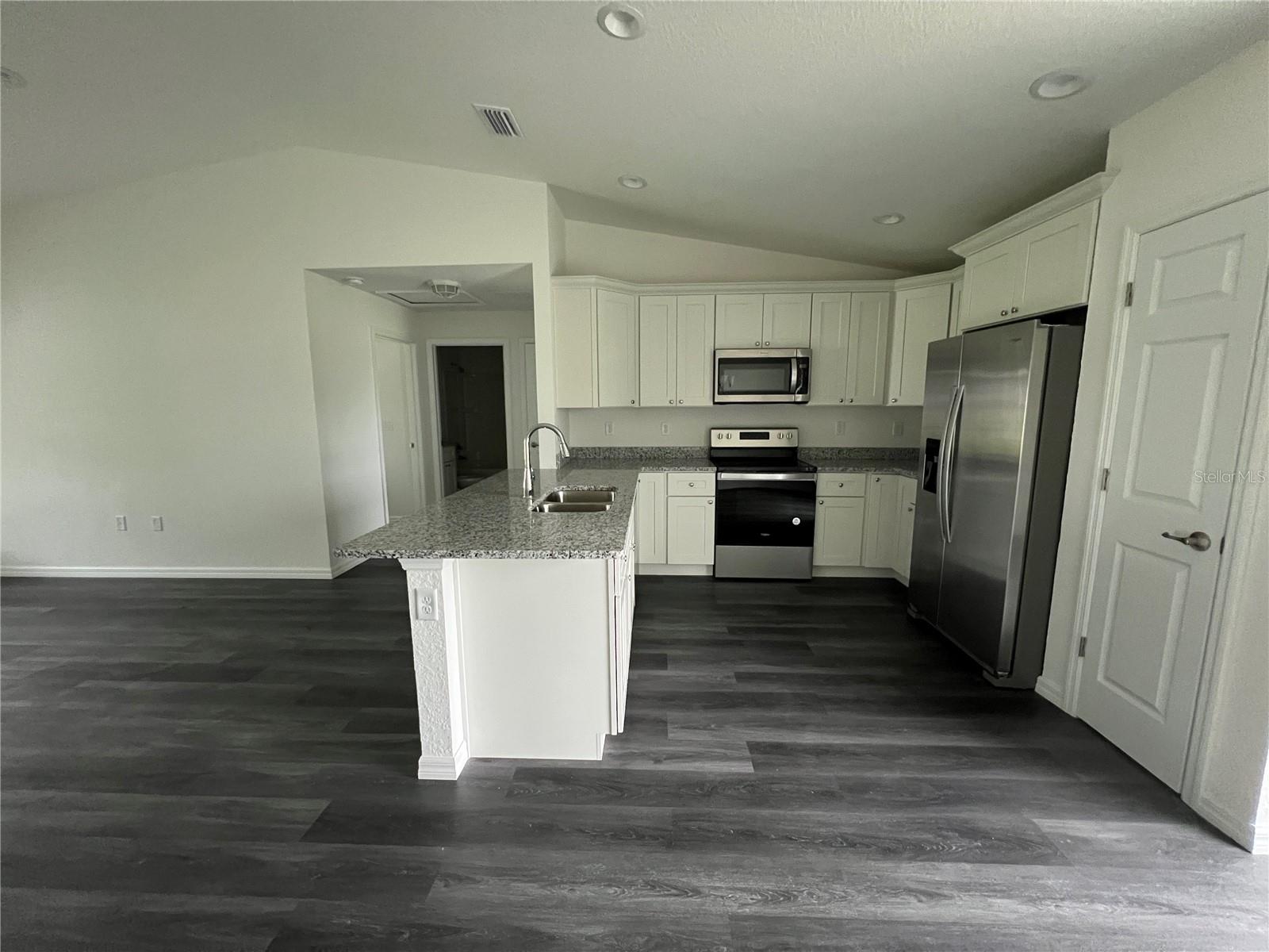 Image 7 of 26 For 9 Maple Lane