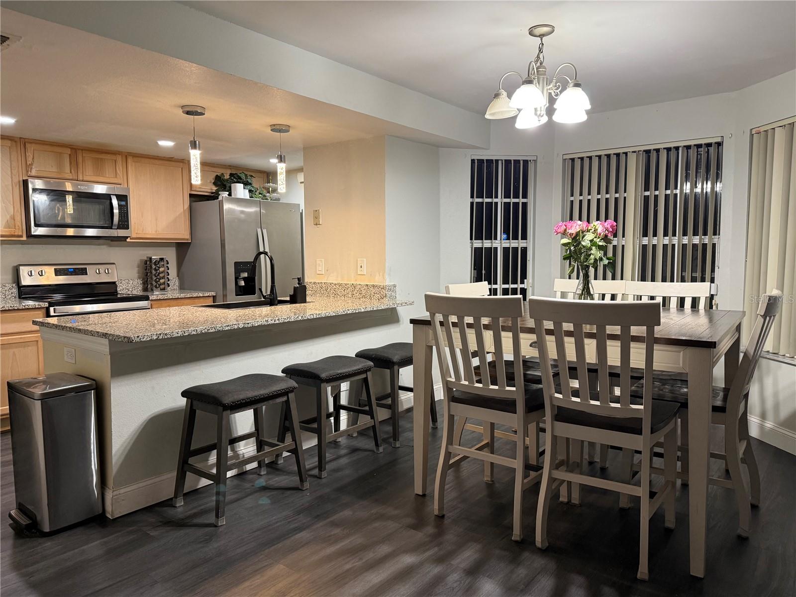 Image 5 of 16 For 2050 Royal Bay Boulevard 7