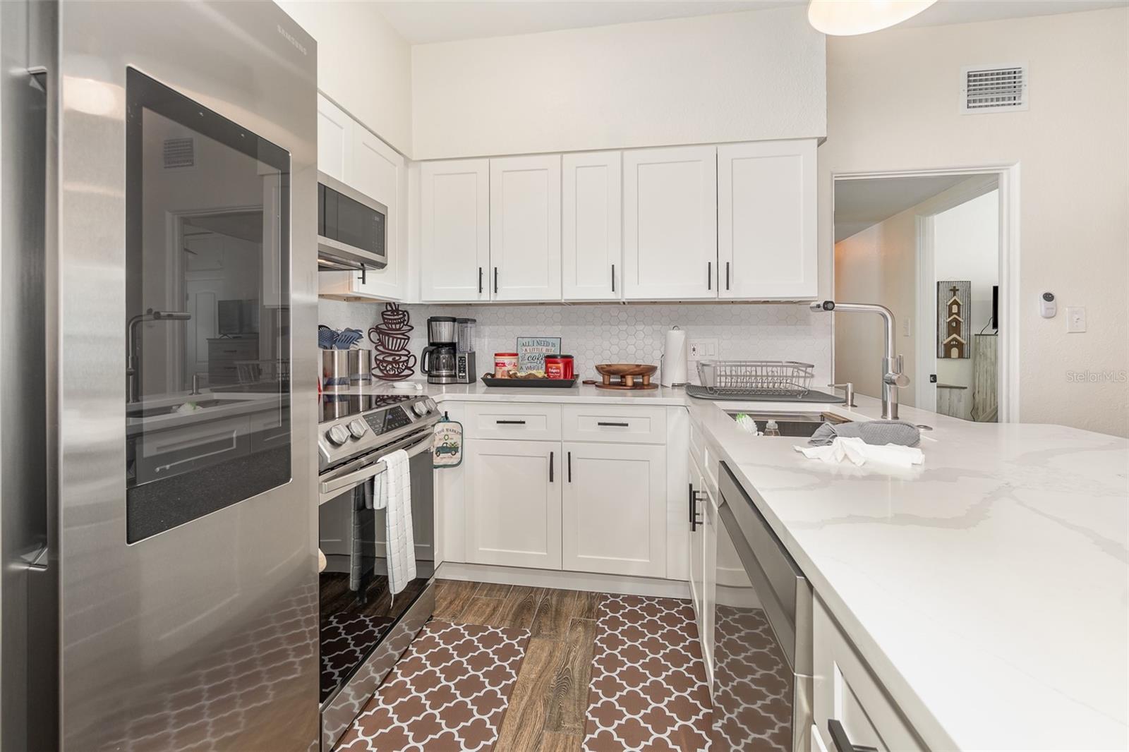 Image 10 of 21 For 2721 Marks Street