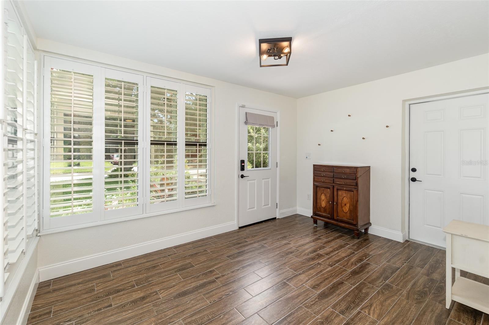 Image 7 of 21 For 2721 Marks Street