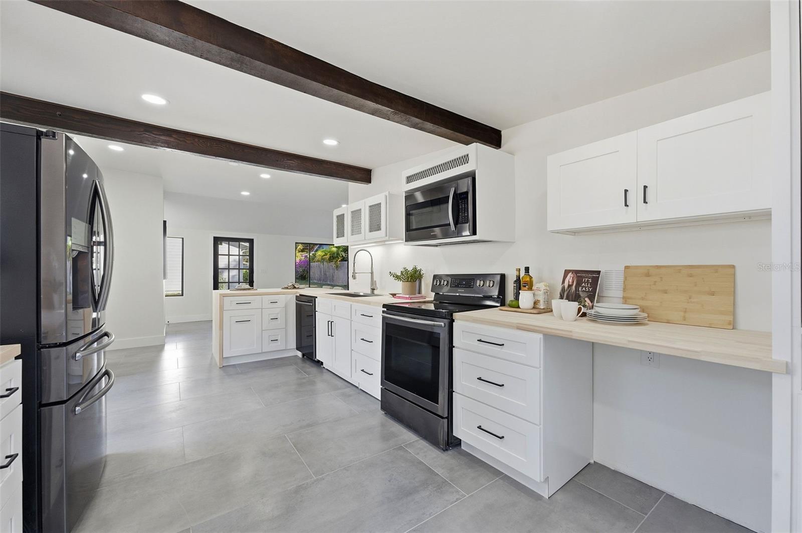 Image 10 of 31 For 1308 Oregon Street