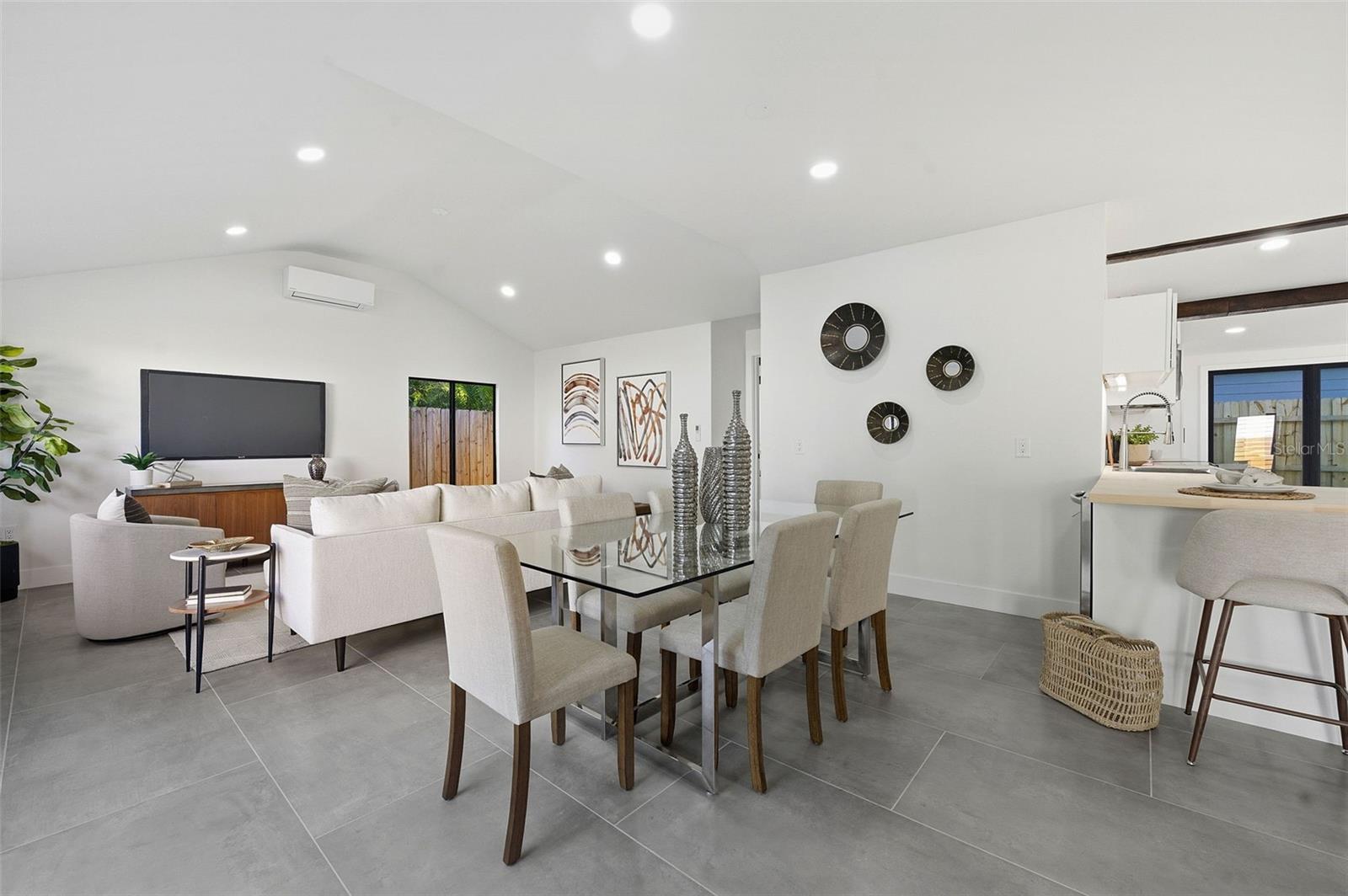 Image 12 of 31 For 1308 Oregon Street