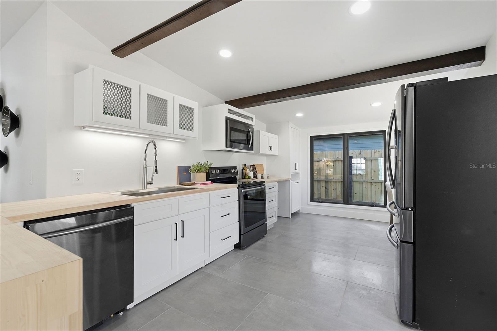 Image 8 of 31 For 1308 Oregon Street