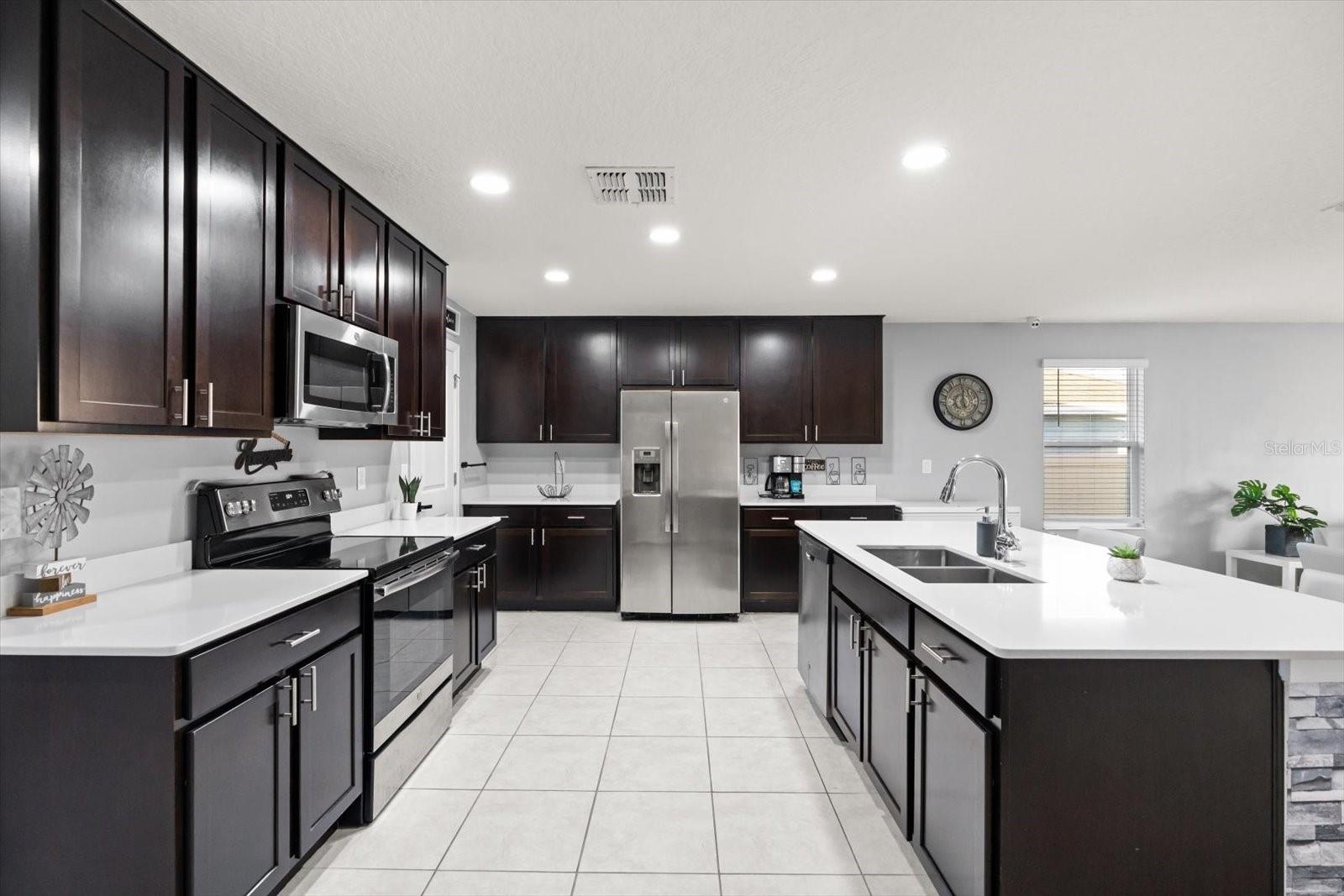 Image 4 of 21 For 744 Simone Court